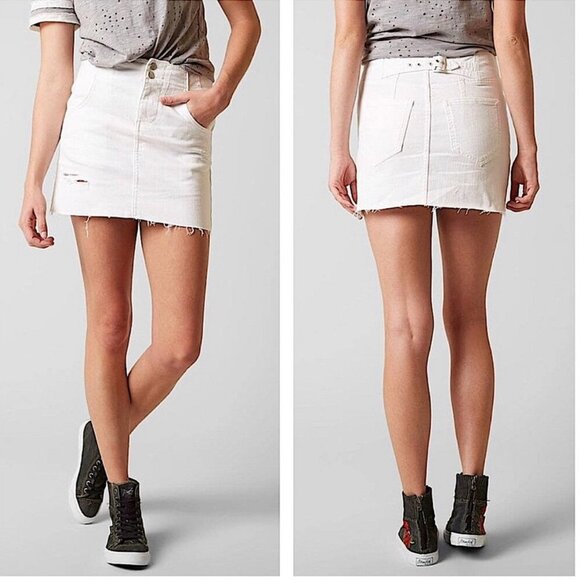 Free People Worn White Distressed A-Line Mini Skirt 28 - Picture 1 of 14